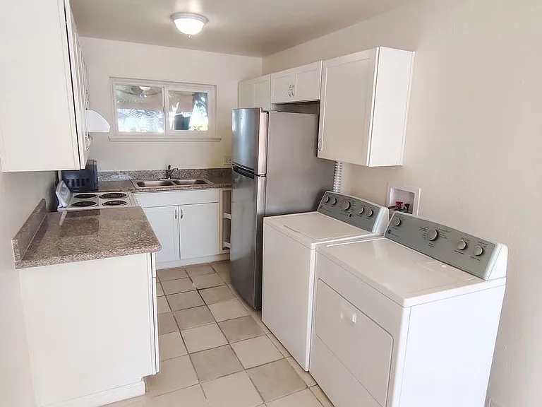 10100 Walnut St — Photo 4