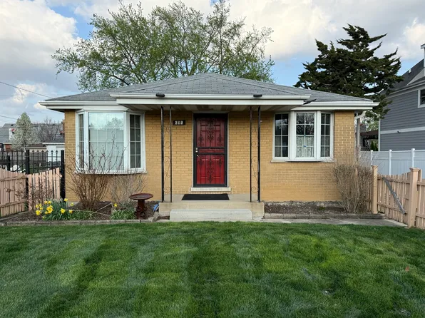 695 N Indiana St, Elmhurst, IL 60126