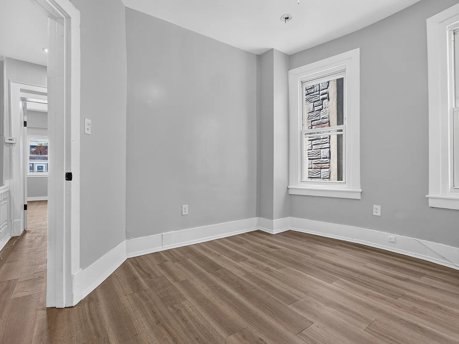 2 bed, 1015 sqft, $1,550 — Photo 3