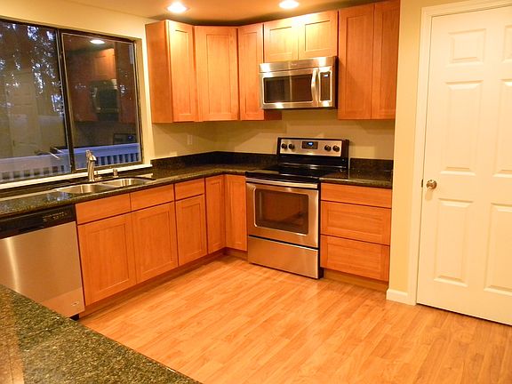 4th image of 5456 Pineridge Dr NE