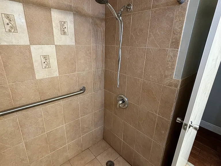 1000 49th St N #115 — Photo 5