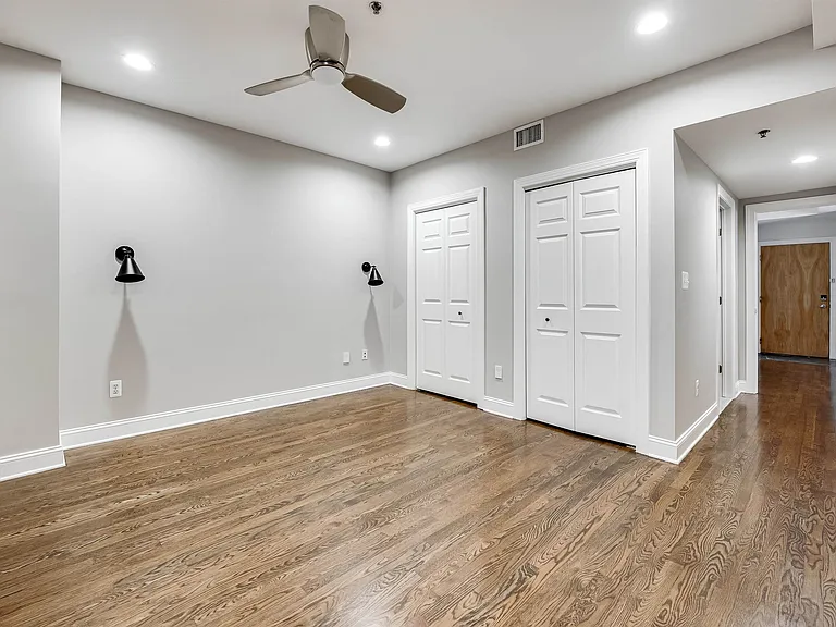 829 Washington St #5 — Photo 8
