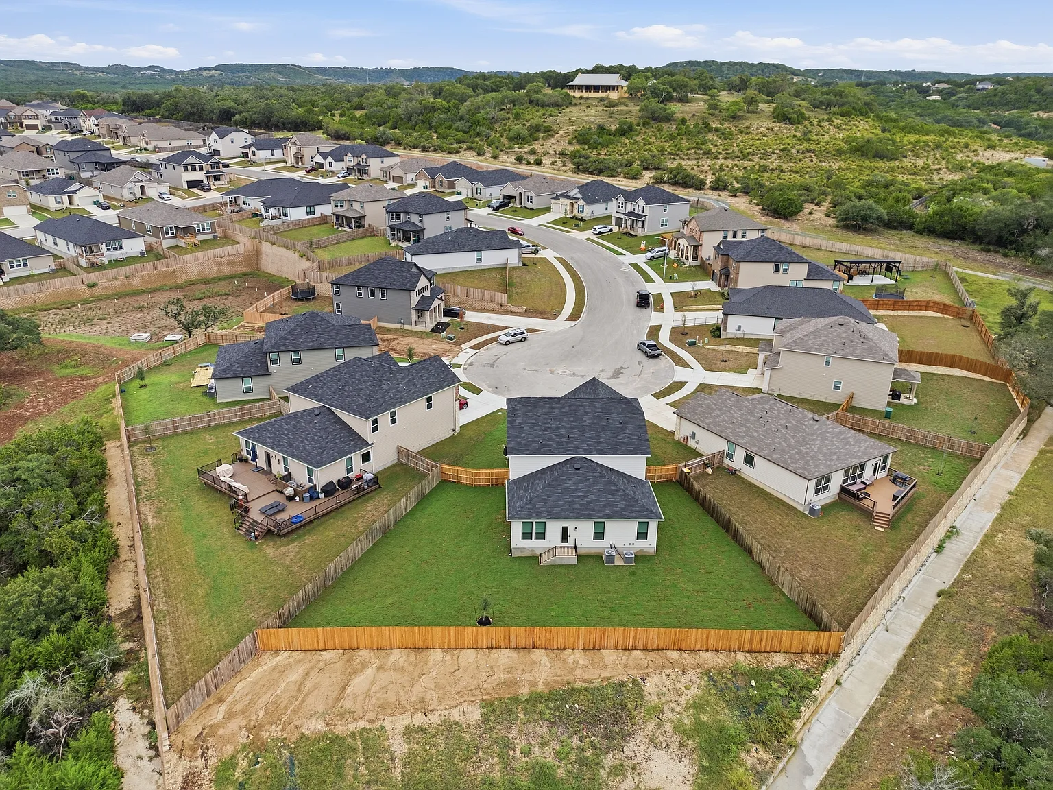 5 bed, 3420 sqft, $3,400 — Photo 4
