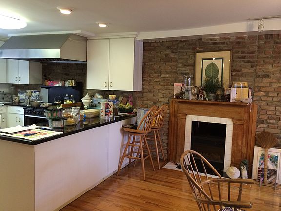 4th image of 128 Saint Pauls Ave