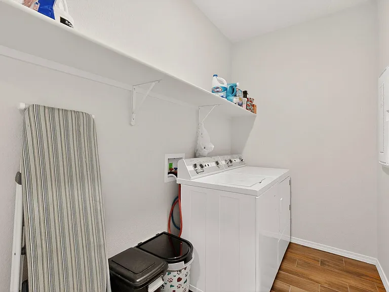 4139 Silver Springs Rd NE — Photo 27