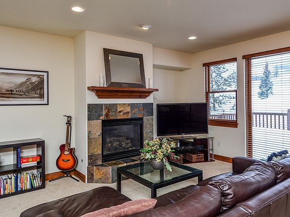 3rd image of 25 Oak Ln #25