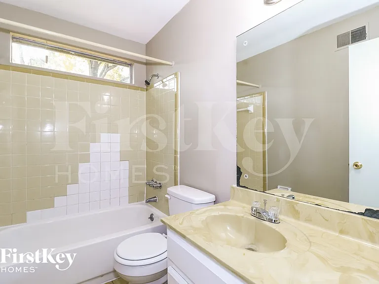 6684 Elmore Rd — Photo 13