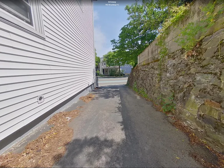 942 Broadway #3 — Photo 4