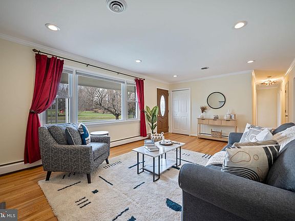 4th image of 720 W Watersville Rd