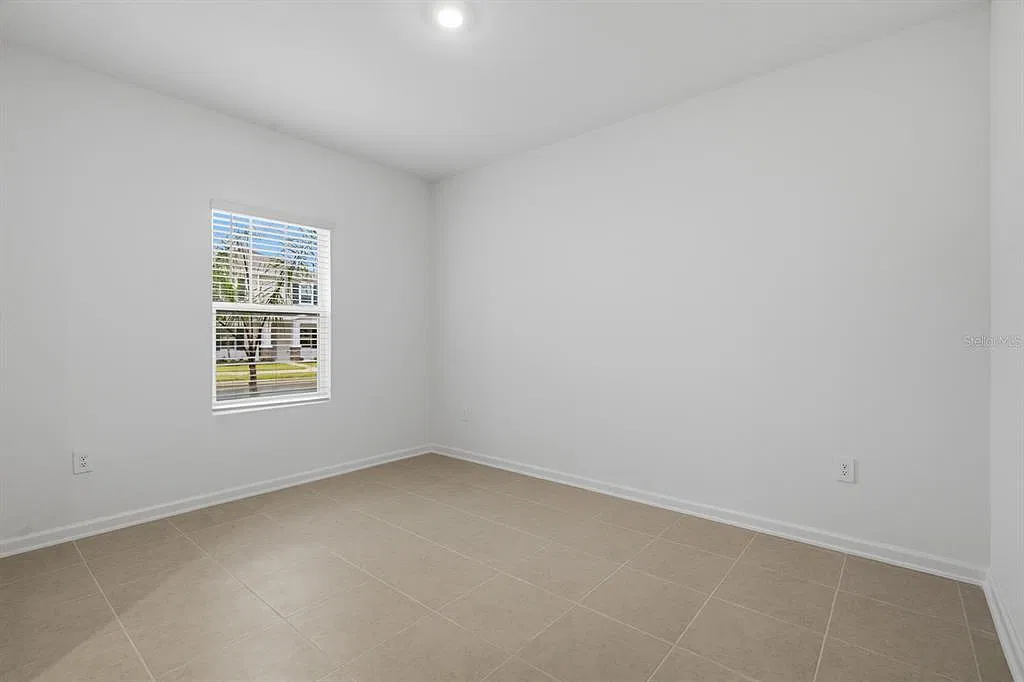5 bed, 3.0 bath, 2455 sqft, $3,350 — Photo 3
