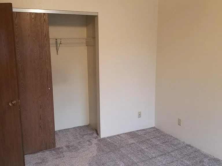 824 Broadway Ave #4 — Photo 12
