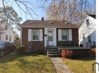 19348 Elkhart St, Harper Woods, MI 48225