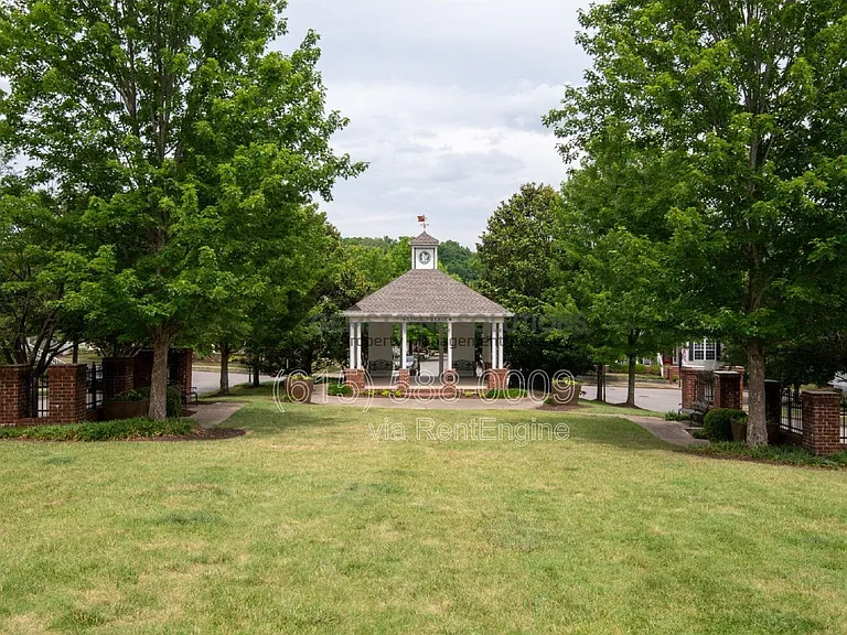 7111 Lenox Village Dr — Photo 30
