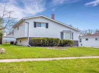 715 N Bierman Ave, Villa Park, IL 60181