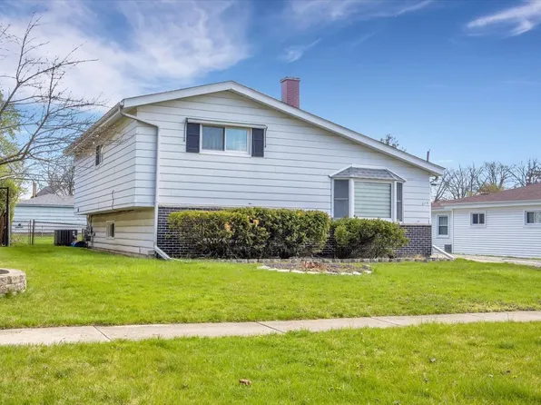 715 N Bierman Ave, Villa Park, IL 60181