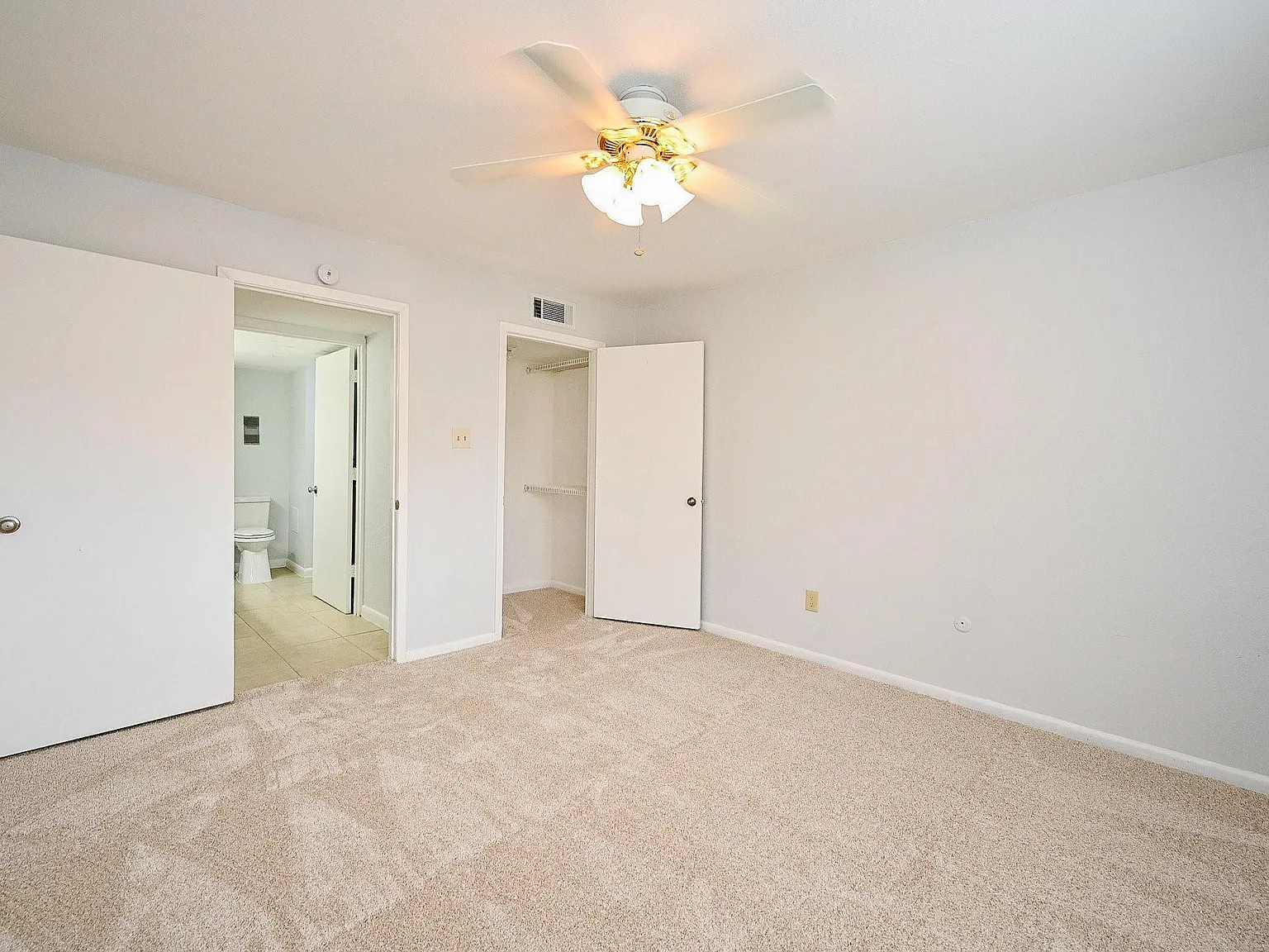 2 bed, 2.0 bath, 1092 sqft, $1,400 — Photo 4