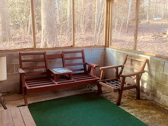 5th image of 2441 Pine Hollow Dr