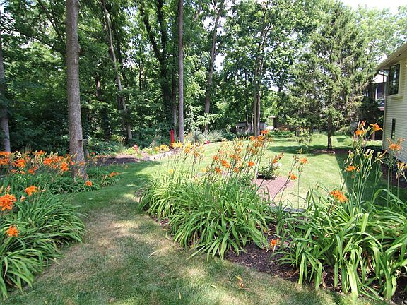 5th image of 432 Village Wood Ln #1