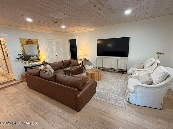 2nd image of 2 Bingaman Ln