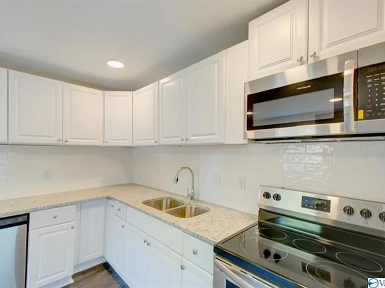 246 Victory Ln NE — Photo 4