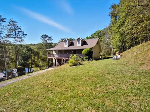 2993 Harris Hwy, Washington, WV 26181