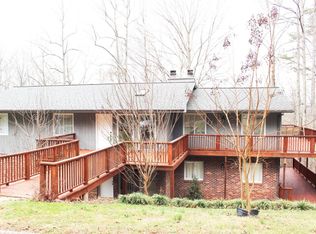 1137 W Outer Dr, Oak Ridge, TN 37830