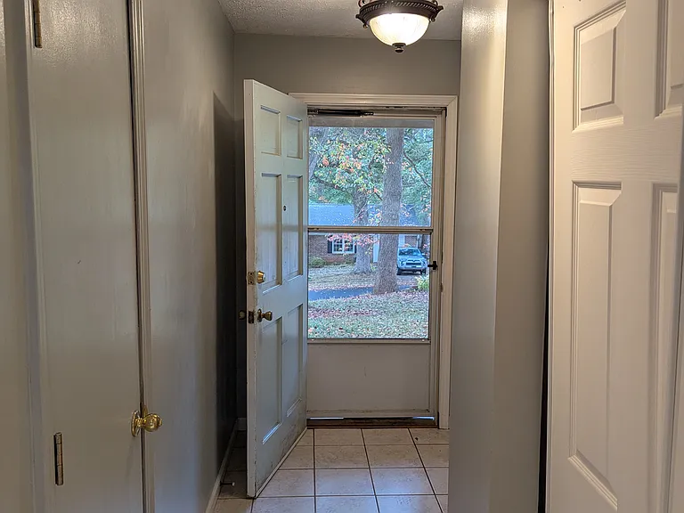 42 Doverdale Rd — Photo 3