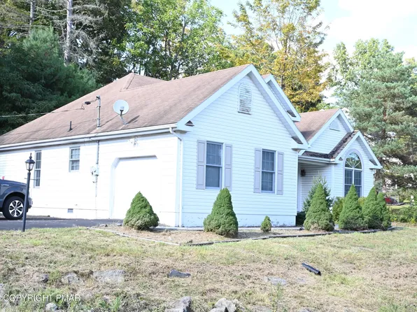 7 Brahms Ct, East Stroudsburg, PA 18301