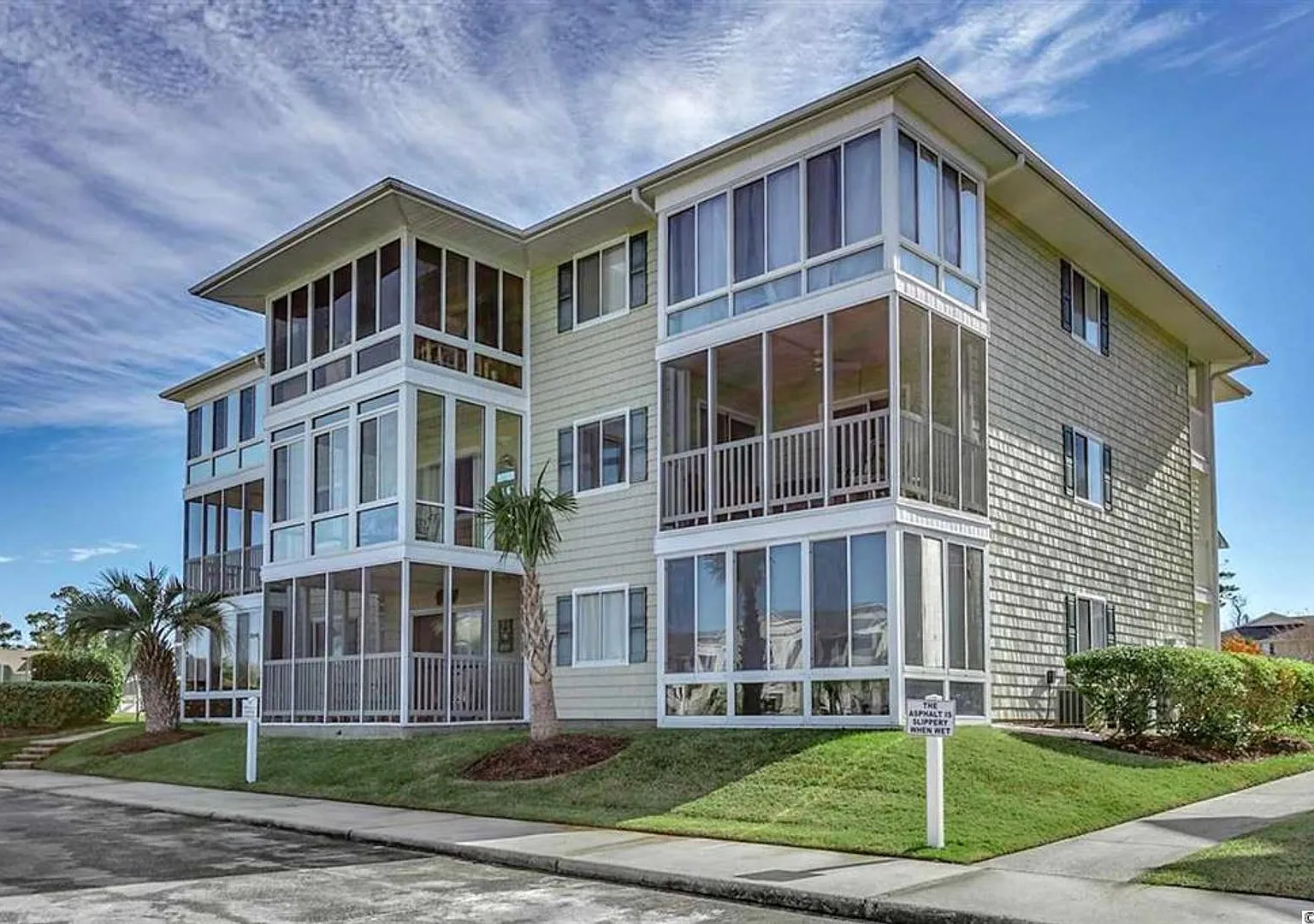 Waterway Oasis — Photo 1