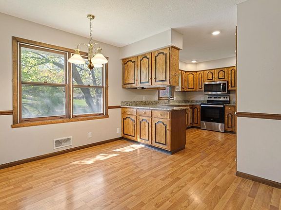 2nd image of 1559 McCarthy Rd