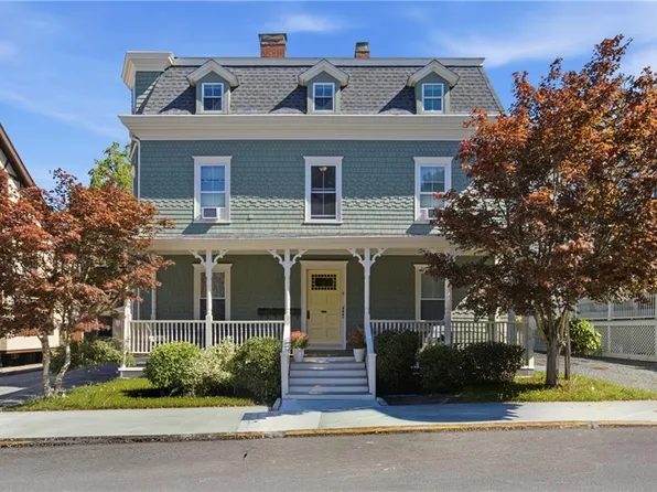 8 Everett St #3, Newport, RI 02840