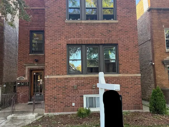 6704 N Rockwell St, Chicago, IL 60645