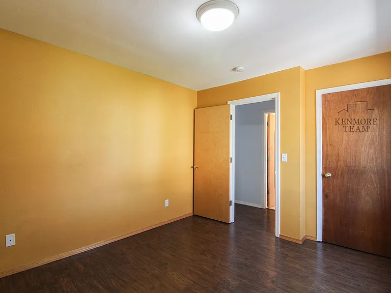 402 Abbot St — Photo 16