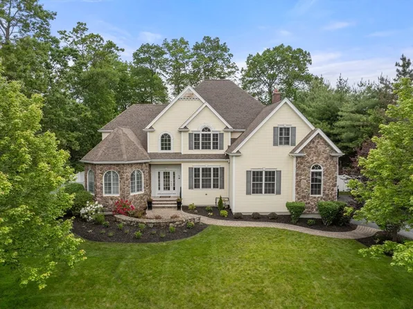 11 Constance Way, North Attleboro, MA 02760