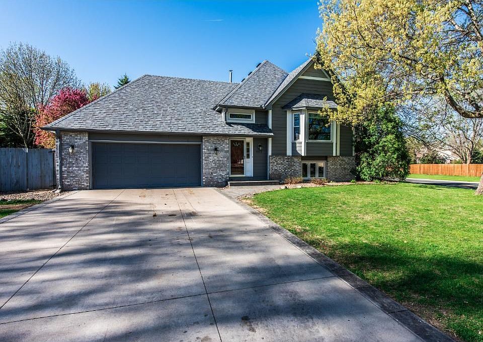 1st image of 351 Interlachen Ln