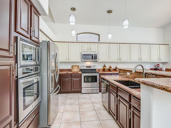 4th image of 6430 E Carolina Dr