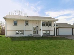 8312 Ewing Rd, Bloomington, MN 55431