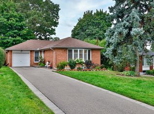 25 Fenelon Dr, Toronto, ON M3A 3K2