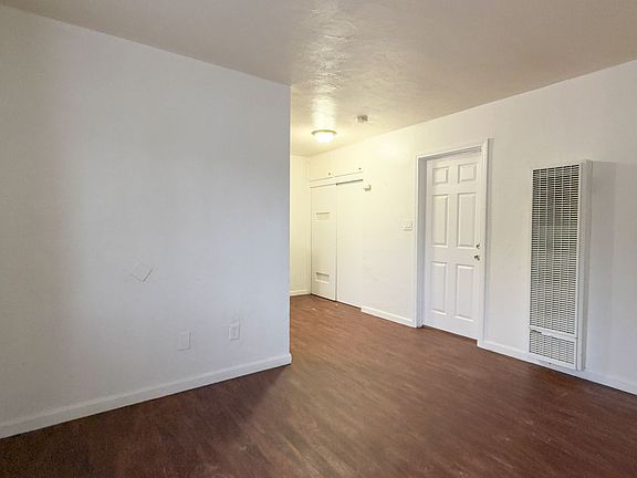3rd image of 1704-1712 B Ave #1710