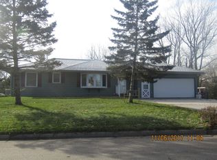 910 113th Ave NW, Coon Rapids, MN 55448