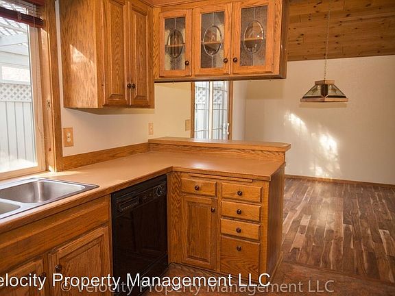 2nd image of 20985 Greenmont Dr