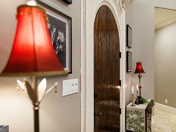 4th image of 1064 Ridge Rd