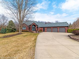 4998 Menominee Ln, Clarkston, MI 48348