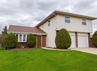 2204 Sherborn Ln, Schaumburg, IL 60193