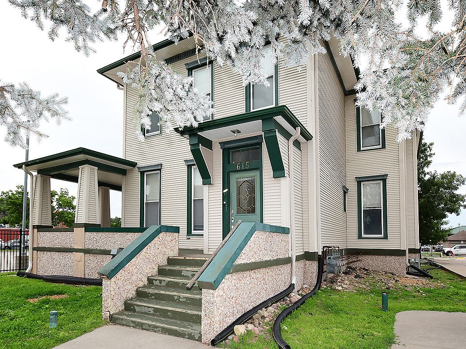 1st image of 615 Willow Ave #2
