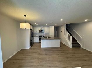 474 Osborne Dr SW, Airdrie, AB T4B 5L1
