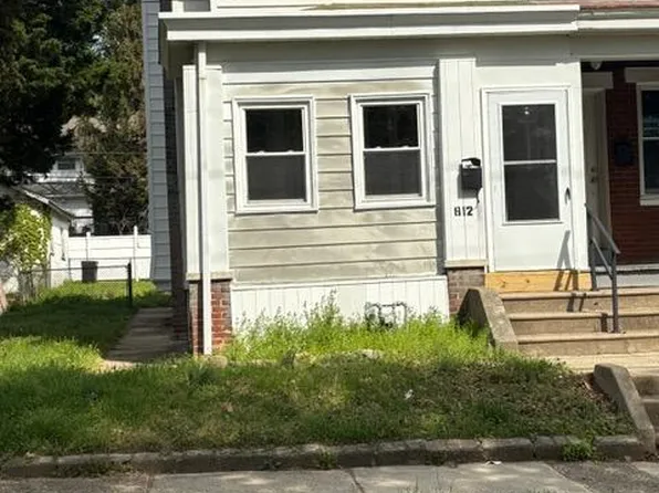 812 E 18th St, Chester, PA 19013