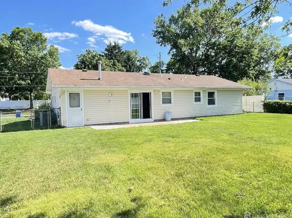 3 Forest Park Ter, Monroe Township, NJ 08831