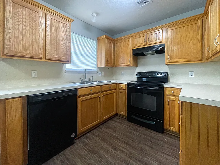 180 Spring Water Ln — Photo 6