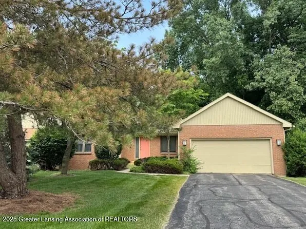 2434 Emerald Lake Dr, East Lansing, MI 48823